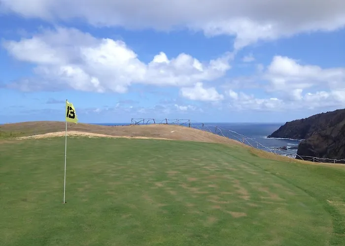 Willa Espirito Santo *